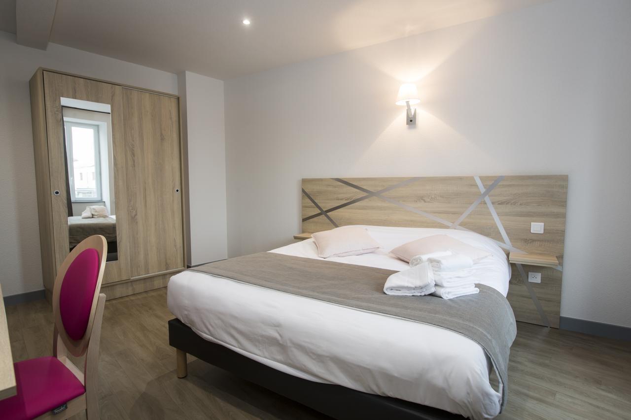 Le Relais Delys Hotell Saint-Rémy-sur-Durolle Exteriör bild